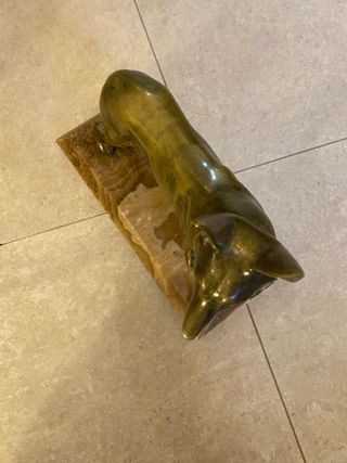 Escultura Perro Bronce y Mármol