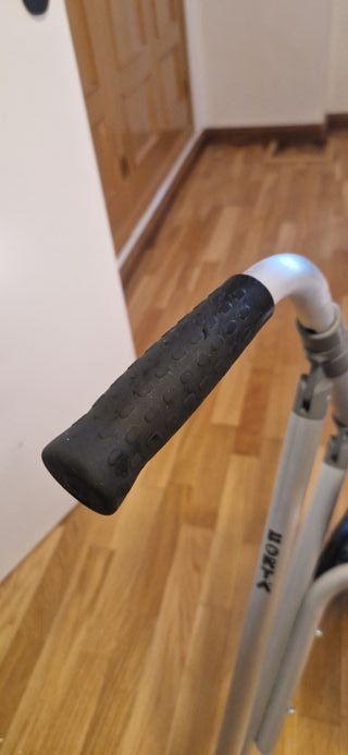 Andador ancianos con freno automático