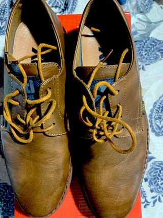Zapatos de vestir marrones