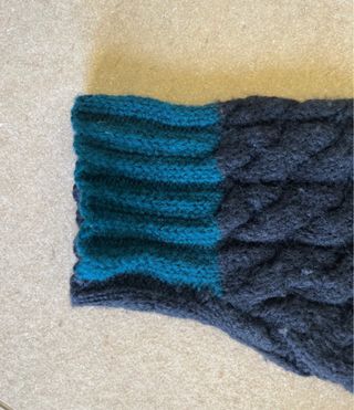 Hand knit vintage90’ Colours by Alexander Julian L