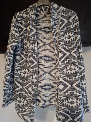 Chaqueta de punto con estampado étnico