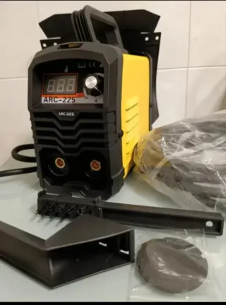 Máquina Soldar Inverter Portátil ARC-225