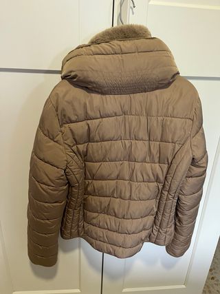 Abrigo acolchado marrón talla L