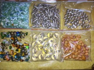 Lote Arte y Bisutería Golden.