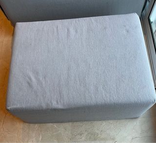 Conjunto 2 sofás + 1 puff beige/gris