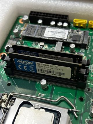 Kit Placa AAEON Q470E + i5-10500E + 16GB