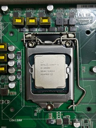 Kit Placa AAEON Q470E + i5-10500E + 16GB