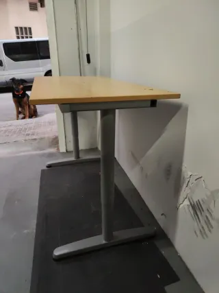 Mesa de oficina elevable