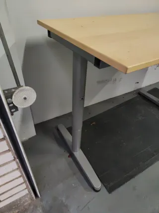 Mesa de oficina elevable