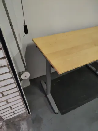 Mesa de oficina elevable