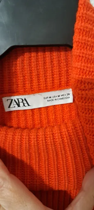 Jersey Zara cuello alto naranja