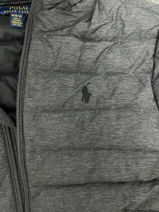 Plumífero Ralph Lauren gris niño