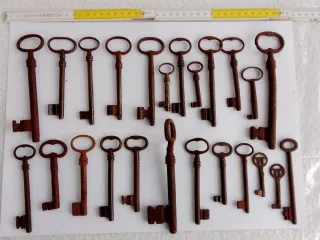 Chiavi antiche in blocco