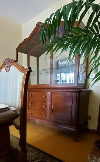 Mueble de madera vitrina con espejo vintage