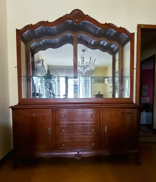 Mueble de madera vitrina con espejo vintage