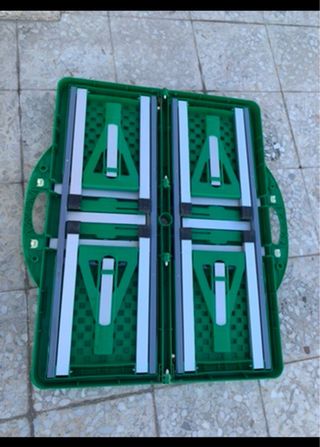 Mesa y banco plegable verde