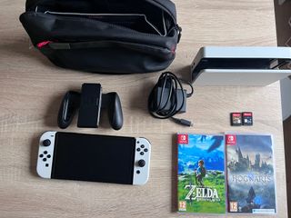 Nintendo Switch OLED Bianca + Giochi