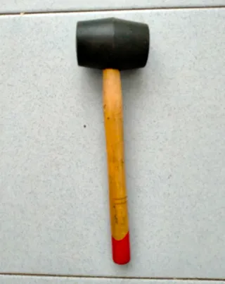 Herramientas: Mazo, Destornillador, Cincel, Brocas