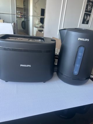 Tostadora y Hervidor Philips Serie1000 nuevo.