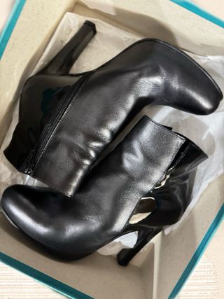 Italian handmade black heel ankle boots size 36