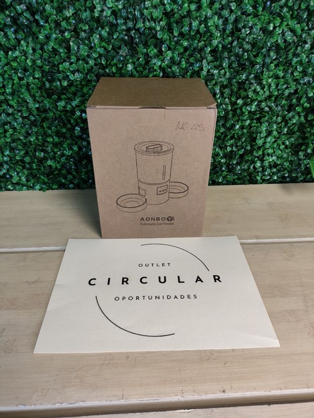 Dispenser automatico per animali domestici