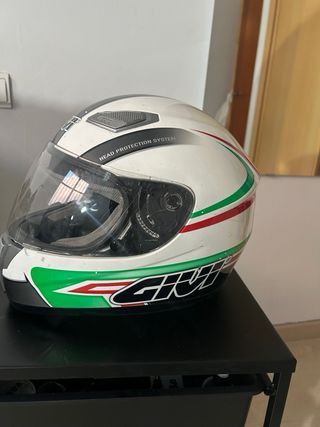 Casco GIVI blanco y verde