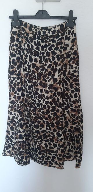 Falda midi estampado leopardo