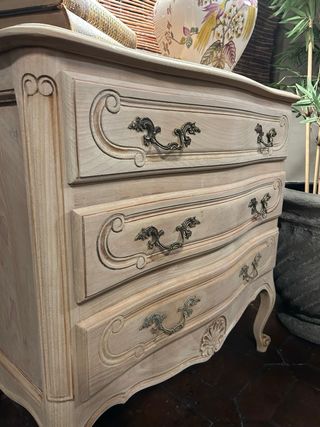 Cómoda antigua
