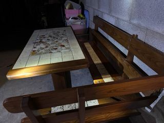 Tavolo e panca in legno massello intarsiato