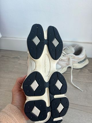 New Balance 9060 Beige/Plata