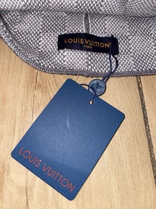 Berretto invernale grigio e bianco