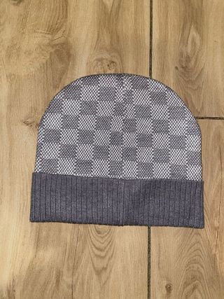 Berretto invernale grigio e bianco