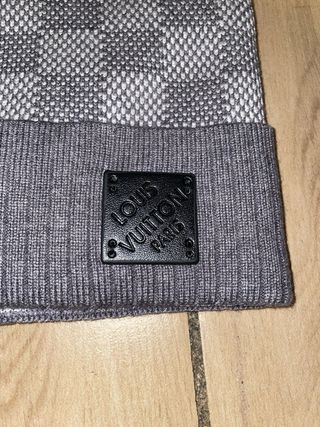 Berretto invernale grigio e bianco