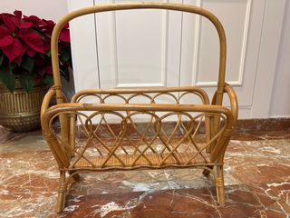 Revistero de mimbre y ratán