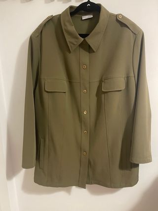 Chaqueta verde militar nueva