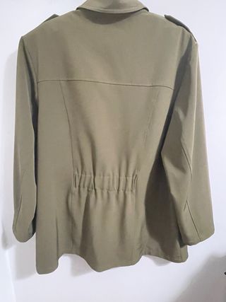 Chaqueta verde militar nueva
