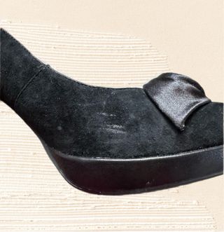 Black heels with rose suede leather round toe siz
