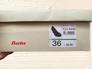 Black heels with rose suede leather round toe siz