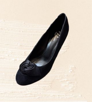 Black heels with rose suede leather round toe siz