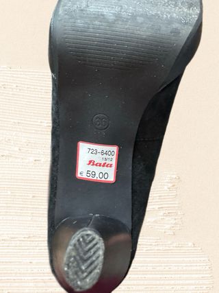 Black heels with rose suede leather round toe siz