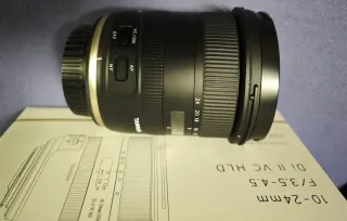 Objetivo Tamron 10-24 para Canon, en su caja.