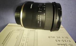 Objetivo Tamron 10-24 para Canon, en su caja.