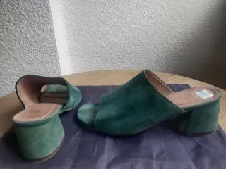 Zapatos Wonders tacón ancho verde