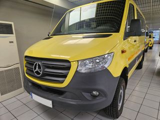 Mercedes-Benz Sprinter 9 PLAZAS COMBI 4X4 * LEER