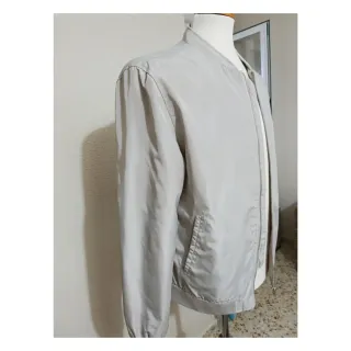 Cazadora bomber beige