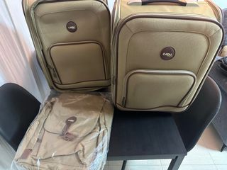 Juego 2 Maletas Cabina Catai Tela Beige + mochila.