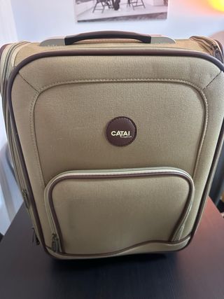 Juego 2 Maletas Cabina Catai Tela Beige + mochila.