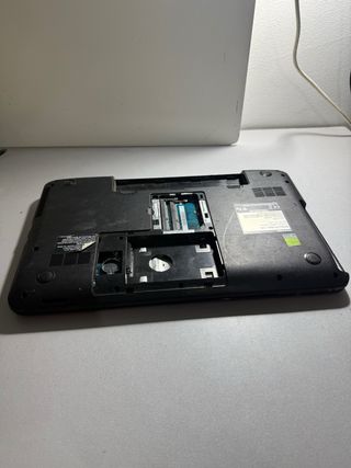 Toshiba Satellite C855 Portátil