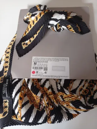 Pañuelo Zara Cadena Cebra Plisado