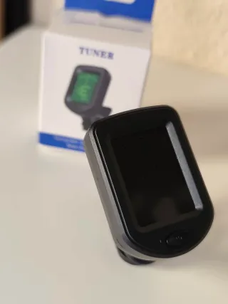 Afinador digital y 15 púas